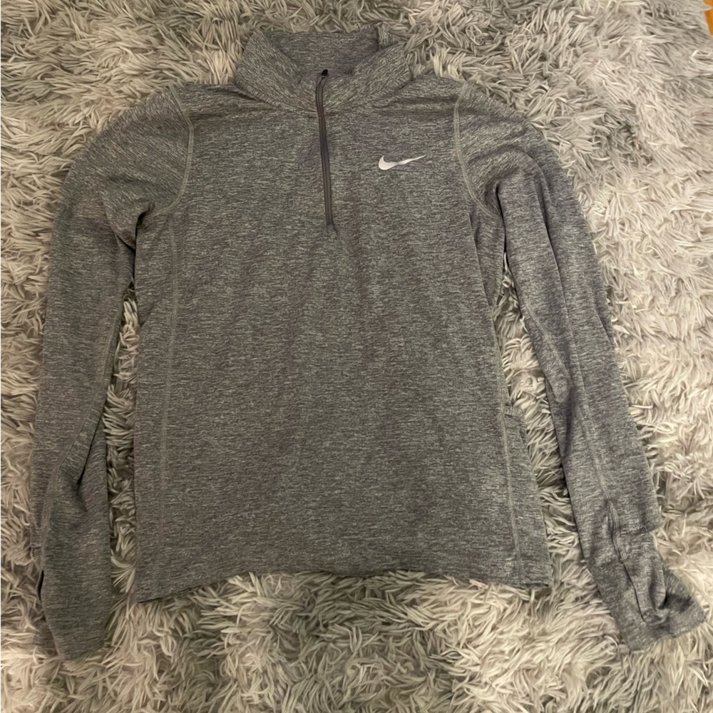 Nike woman’s running 3/4 zip with thumbholes, gray